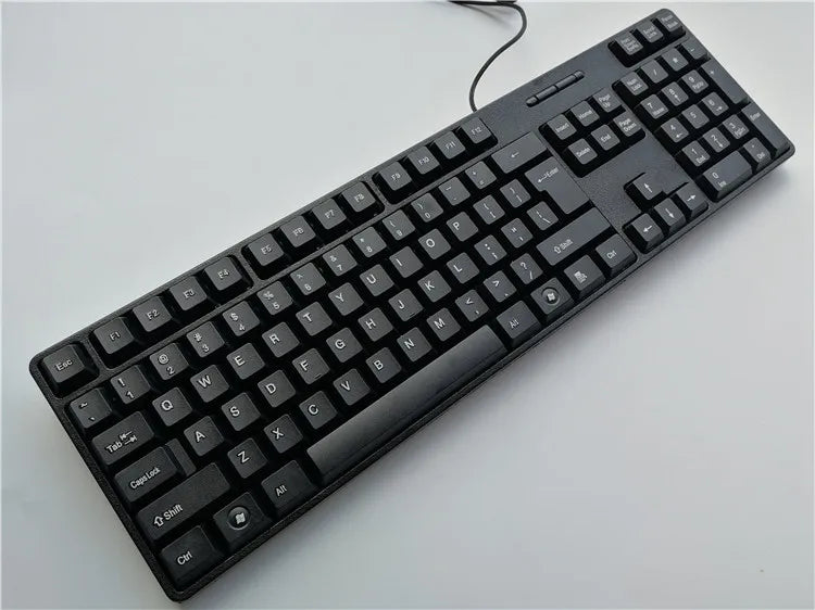 teclado com keycaps com letras em espanhol, francês, russo e árabe teclado gamer com fio USB de 104 teclas para computador